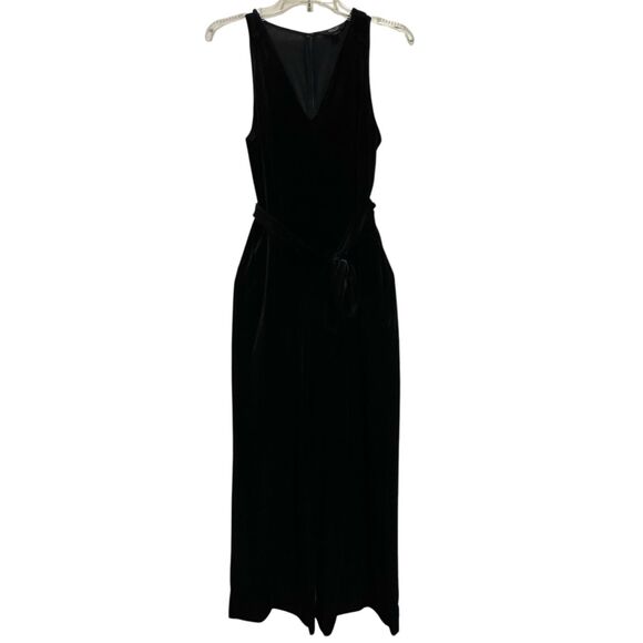 Simply Vera Wang Jumpsuit Women Sz S Sleeveless Vneck Black Velvet Classy Chic - Picture 1 of 10